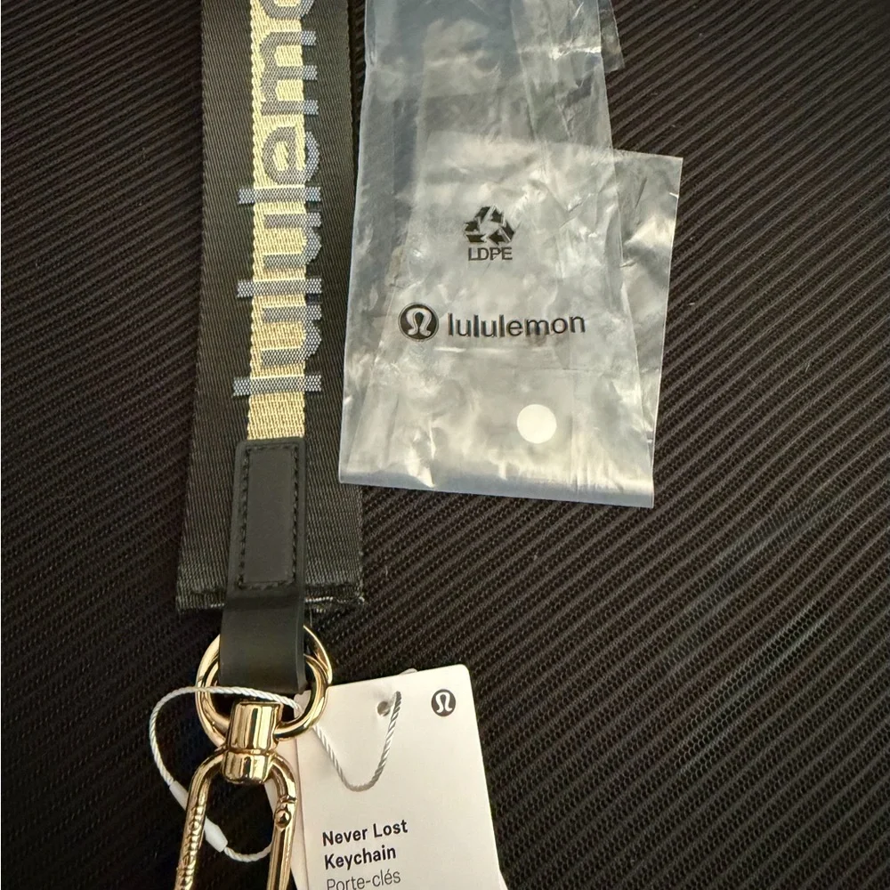 Lululemon Never Lost Keychain - Black & Gold| NWT